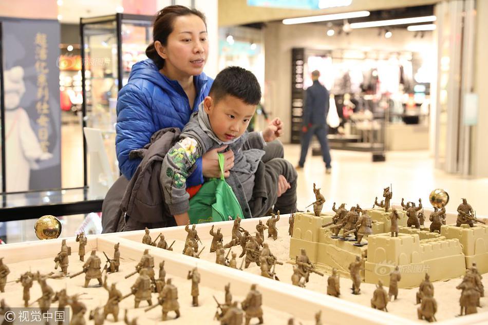 厦门国贸2{0}2{5}年半年业绩：营收1516亿，海外营收295亿，健康业务毛利率为39%！产业链、供应链、价值链三链融合！