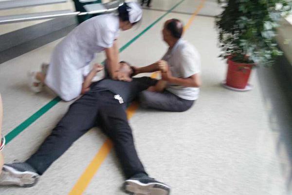 云锋金融;，拟‘配’股融资逾11.7亿，今年累涨4.9倍