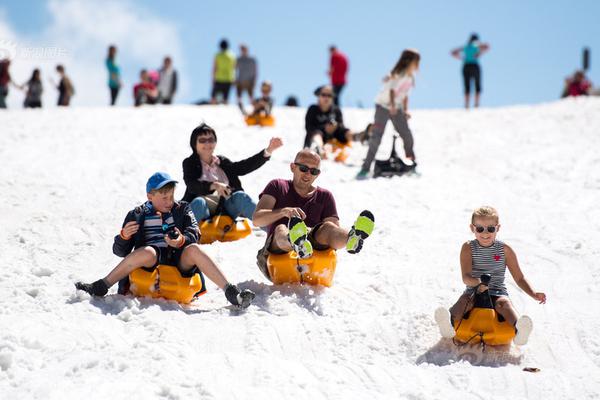 20{2}5年暑期档总票房逾119亿元超去年同期